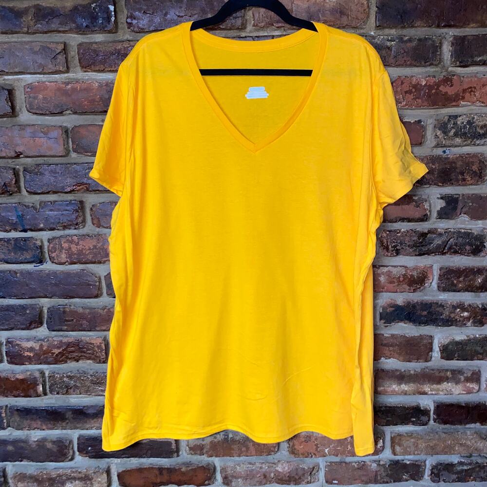 NWOT Fanatics Yellow Short Sleeve V-Neck Cotton T-Shirt Tee Women's Size 3XL